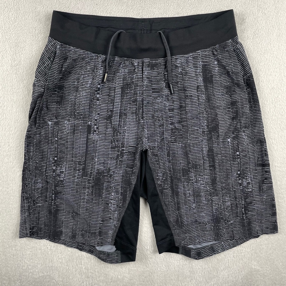 Lululemon THE Short Mens Medium Black Gray Pattern Linerless Gym Activewear 9"